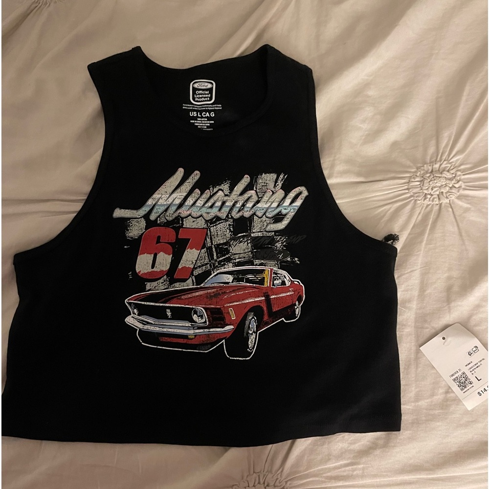 Mustang crop top